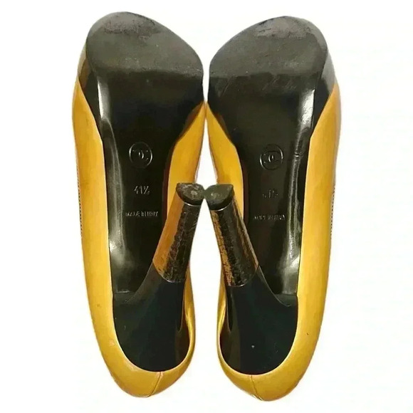 CHANEL Women’s Two Tone Cap Toe Patent Leather Pumps with Metallic Heel. Sz 41.5 - Picture 12 of 12